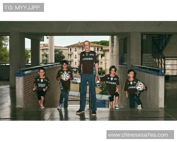 全球足球明星球衣的魅力与影响力探讨及其背后的故事与文化 全球足球明星球衣的魅力与影响力探讨及其背后的故事与文化