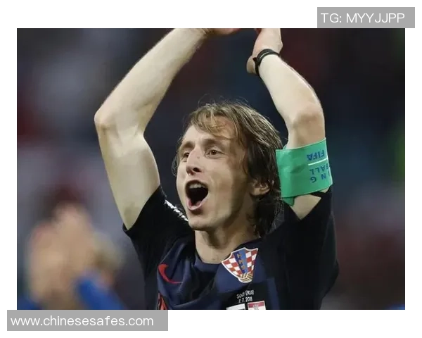 足球明星日常生活中的真实瞬间与魅力展现 足球明星日常生活中的真实瞬间与魅力展现